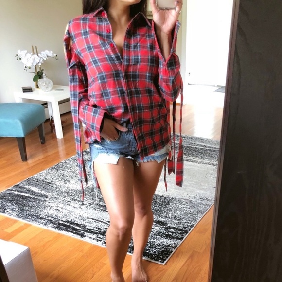 Tops - 🆕 Plaid Cut-Out Flannel